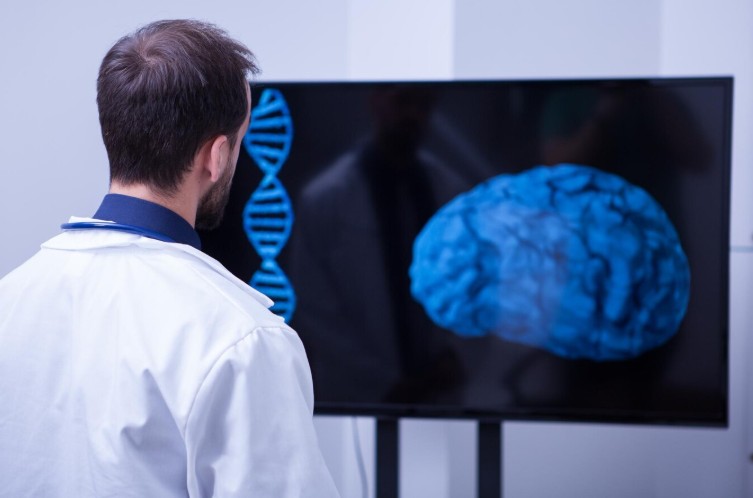 Brain and Spine Specialist in Delhi NCR - Dr Rohit Gupta